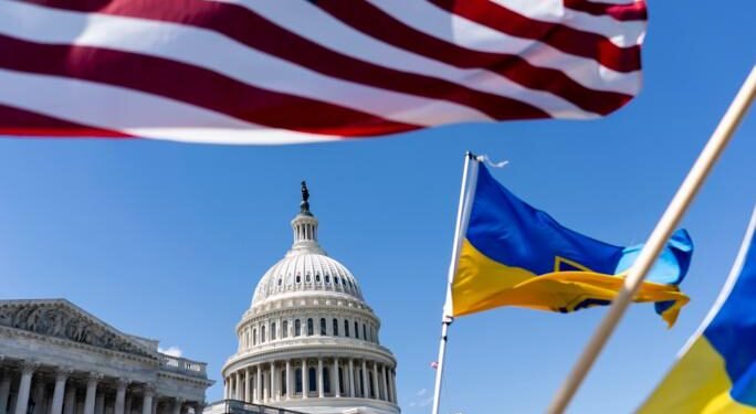 FT: АНУ Давост Украиныг сэргээх төлөвлөгөөнд гарын үсэг зураагүй