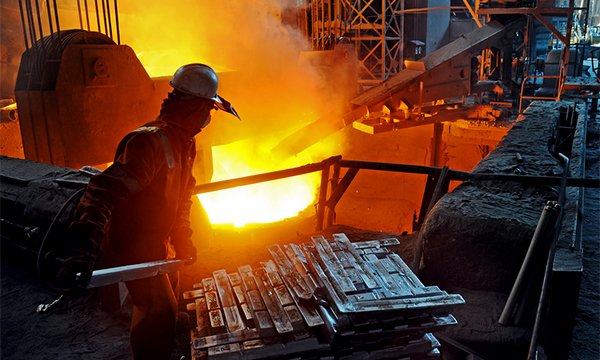 Бугатын гангийн үйлдвэрт дэлбэрэлт болж, хоёр хүн амиа алджээ