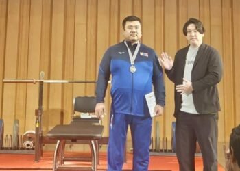 Пара пауэрлифтингийн тамирчид гурван медаль хүртлээ