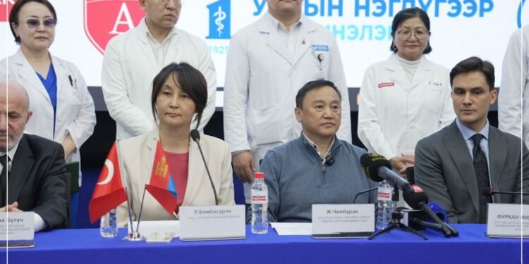 Цусны хавдартай хүүхдэд үүдэл эс амжилттай шилжүүлэн суулгалаа