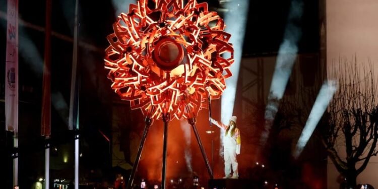 Италид XXV өвлийн Олимпын наадам албан ёсоор эхэллээ