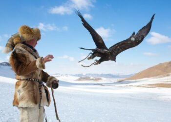 ЦАГ АГААР: Алтай, Хангай, Хэнтийн уулсаар цас орж, шуурна