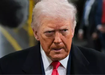 Трамп “Мөсний хоккейг бүрэн устгаж, Стэнлийн цомыг үгүй хийнэ” гэж сүрдүүлжээ