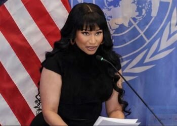 Никки Минаж Трампыг яагаад дэмжиж буйгаа тайлбарлав