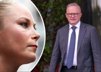 Австралийн Ерөнхий сайд Энтони Албанизи “хэцүү хүн”-ээс уулчлалт хүсжээ