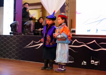 “Минимал дээл” шоу боллоо