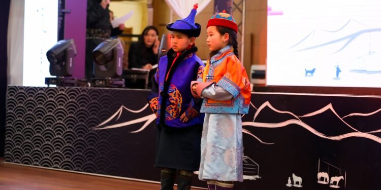 “Минимал дээл” шоу боллоо