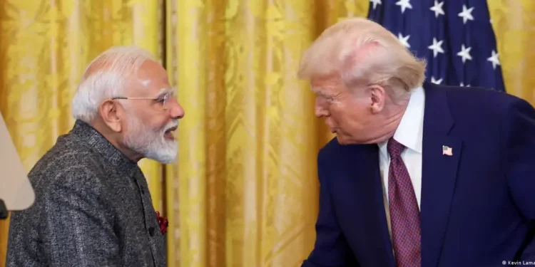 Трамп: Моди ОХУ-аас нефть худалдан авахаа зогсоохыг зөвшөөрсөн