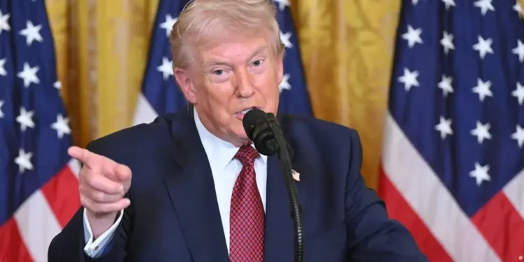 Трамп: Зеленский ‘ажиллаж эхлэхгүй бол’ энхийн боломжоо алдана