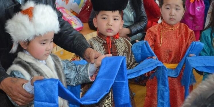 ЦАГ АГААР: Монгол-Алтай, Хөвсгөлийн уулархаг нутгаар цас орно