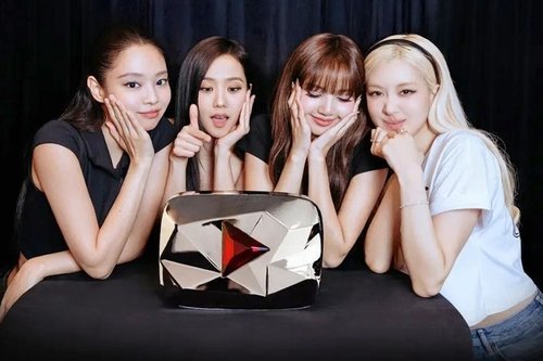 BLACKPINK YouTube-д 100 сая дагагчтай болжээ