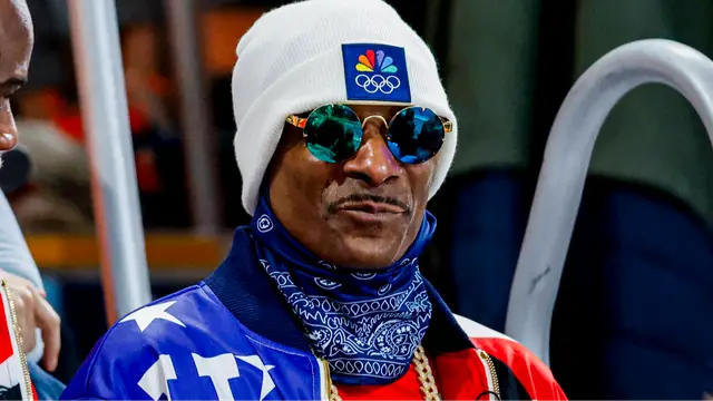 Снүүп Догг төлбөрийн карт нь гацахад тусалсан гэр бүлд Олимпын 5 тасалбар бэлэглэжээ