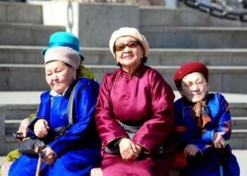 Статистик: Монгол Улсад 100 болон түүнээс дээш настай нийт 166 өндөр настан байна