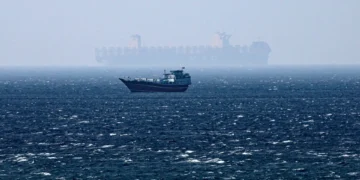 Иран: Дайны үед Ормузын хоолойг бид хянана