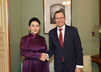 Б.Батцэцэг, Эспен Барт Эйде нар хэлэлцээ хийв