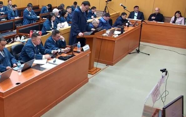 ШҮҮХ ХУРАЛ: “Хөгжлийн банкны” гэх 42 хүн, 3 хуулийн этгээдэд холбогдох хуралдаан болж байна